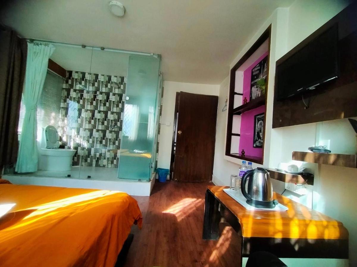 The Majestic Bed & Breakfast Kathmandu Exterior photo